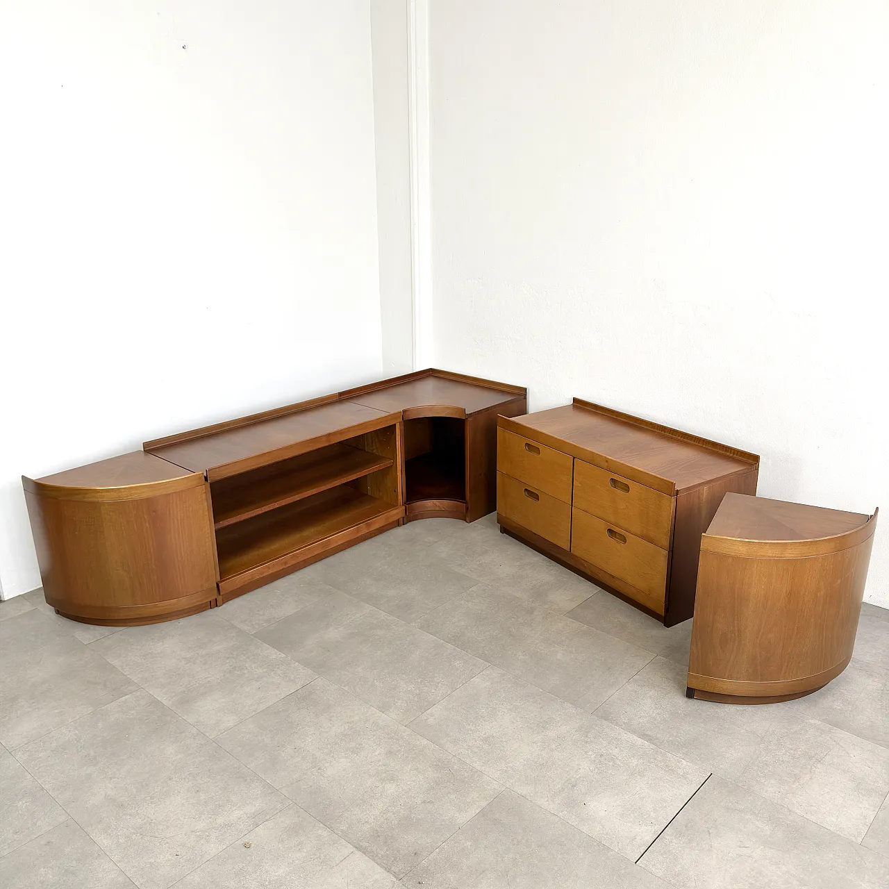 Low modular Fiorenza sideboard by Tito Agnoli for Molteni, 1970s 1