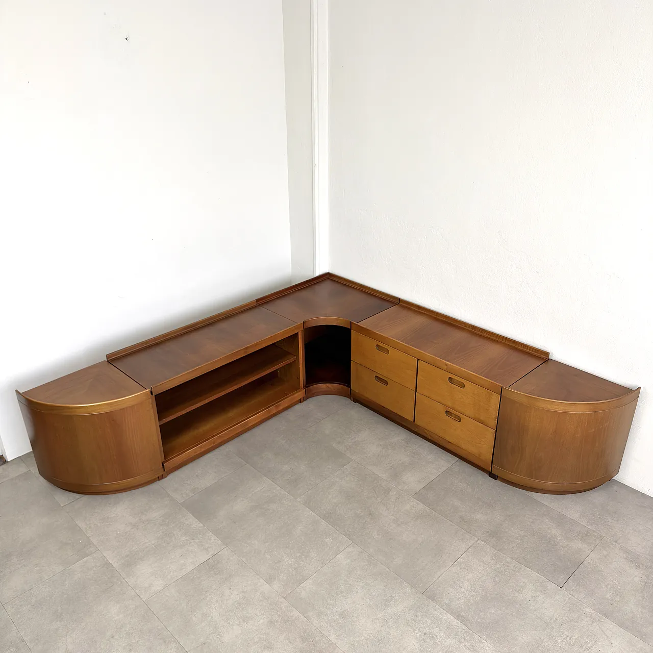 Low modular Fiorenza sideboard by Tito Agnoli for Molteni, 1970s 10