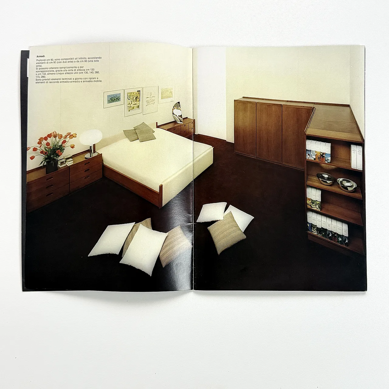 Low modular Fiorenza sideboard by Tito Agnoli for Molteni, 1970s 26