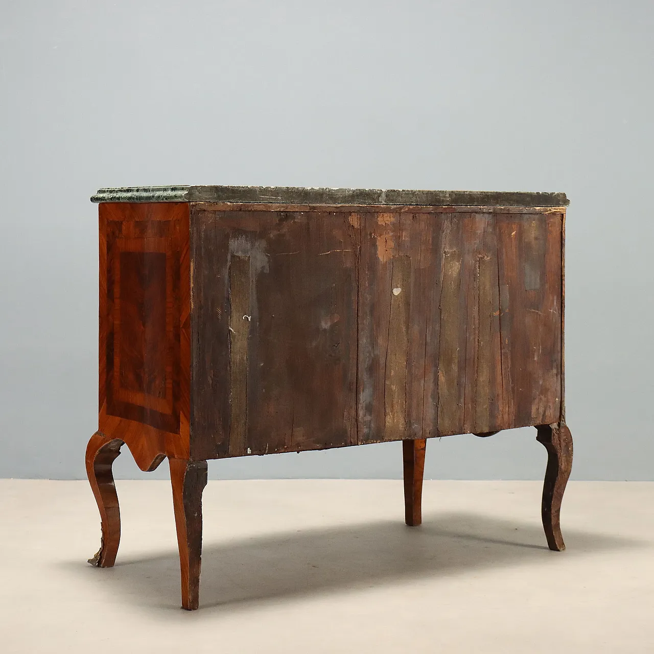 Baroque chest of drawers in walnut and walnut root, mid-18th century 10