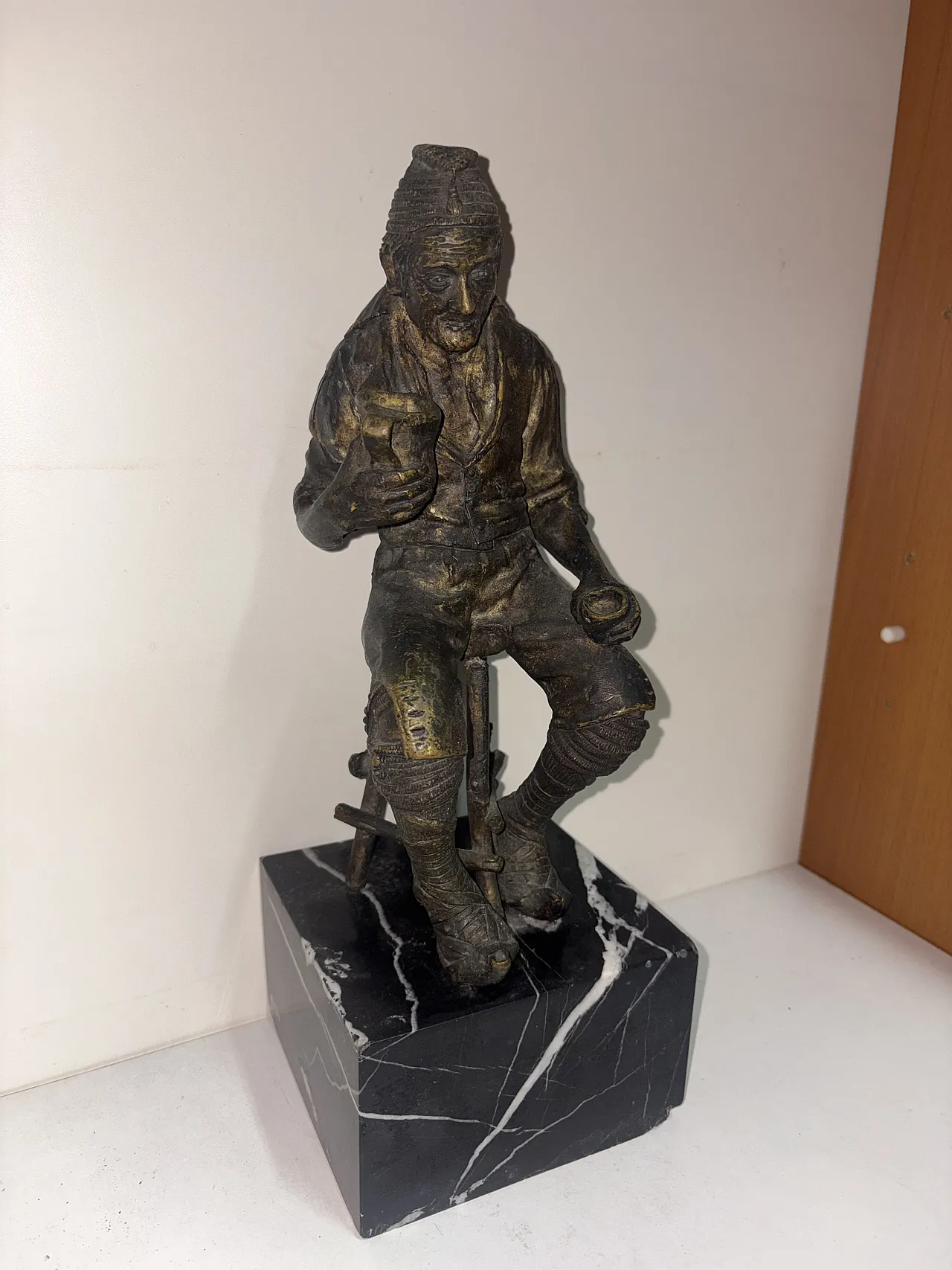 Pasquale Fosca, The Drinker, sculpture, bronze and marble, late 19th century 4
