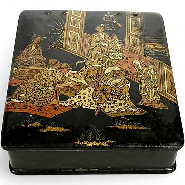 Scatola in cartapesta con decorazioni dipinte a mano, '800