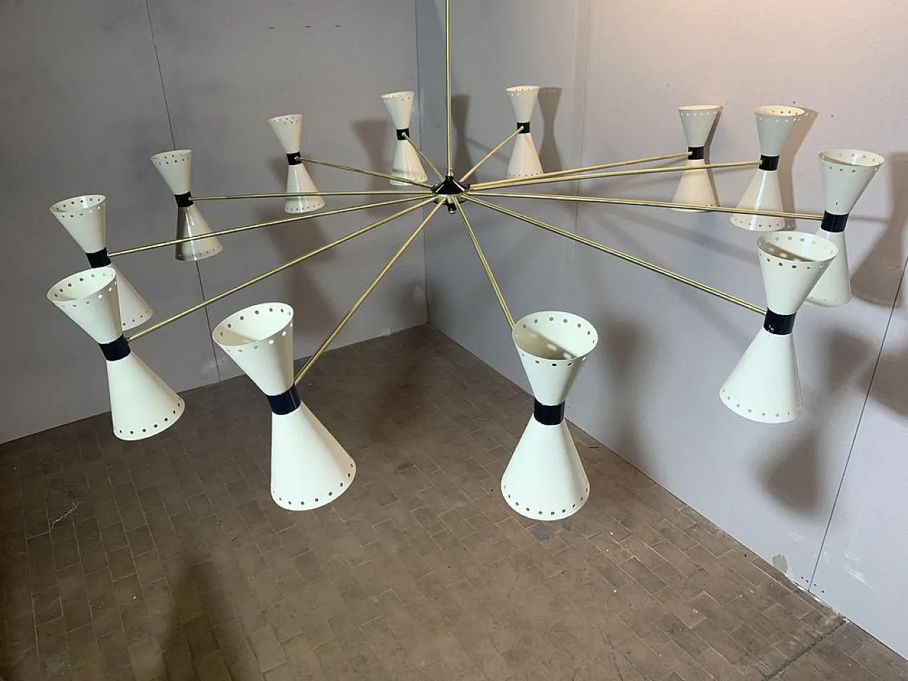 Lampadario in ottone di Stilnovo 2