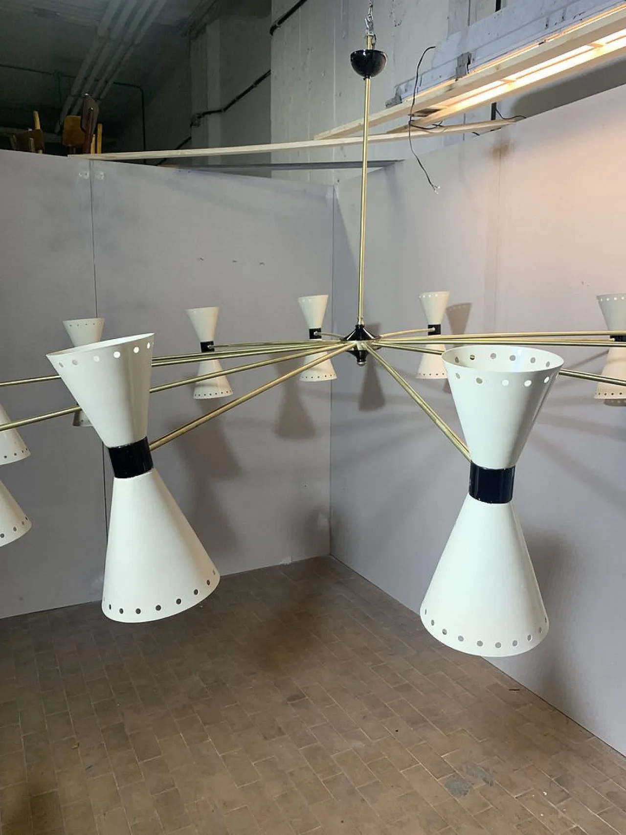 Lampadario in ottone di Stilnovo 5