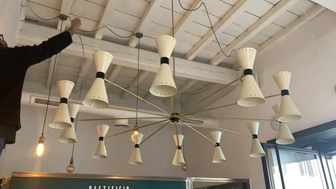 Lampadario in ottone di Stilnovo 7