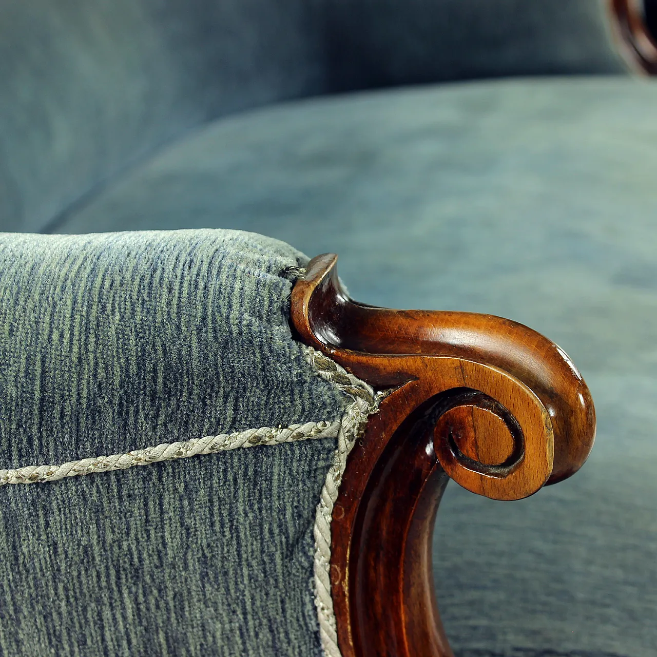 Biedermeier Sofa In Fabric And Walnut Veneer, Vienna, 19th century 11
