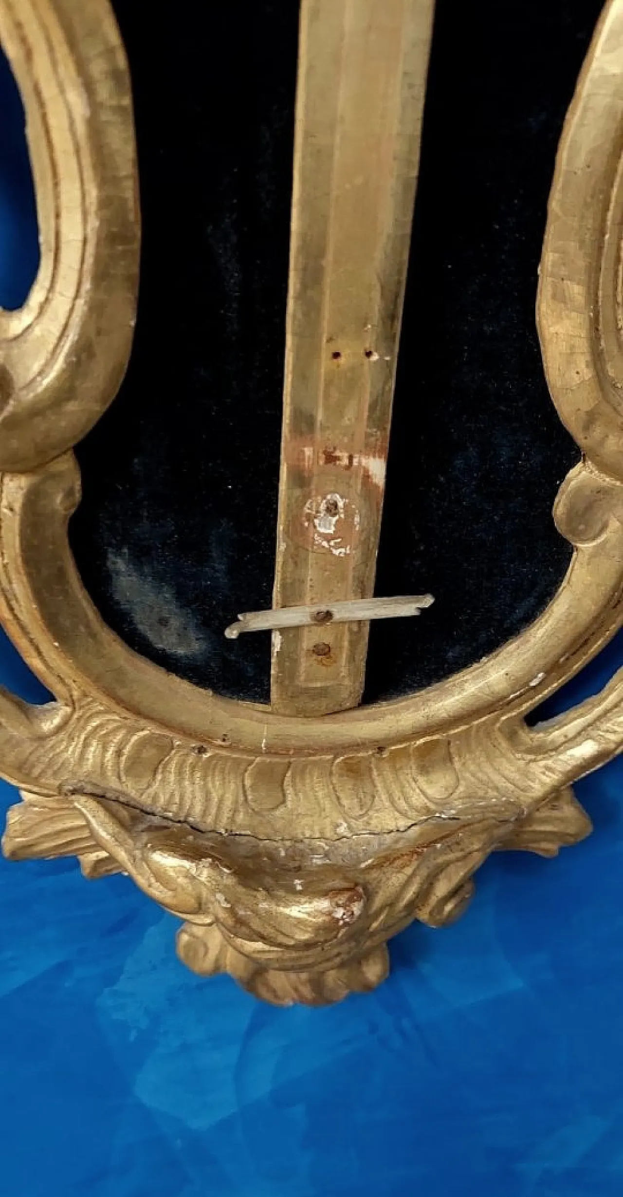Frame with carved and gilded wooden crucifix, 18th century 5