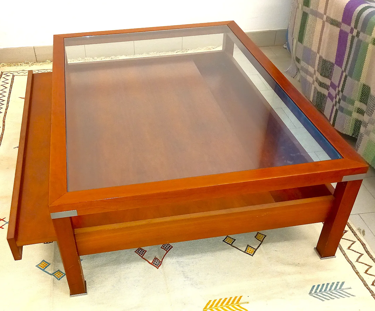 Wooden and glass coffee table with pull-out shelf – Italian design 5
