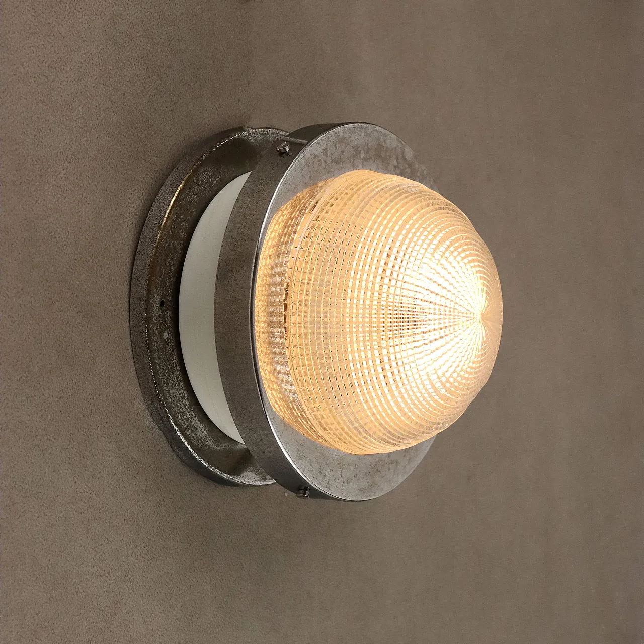 4 Lampade a parete, anni '60 5