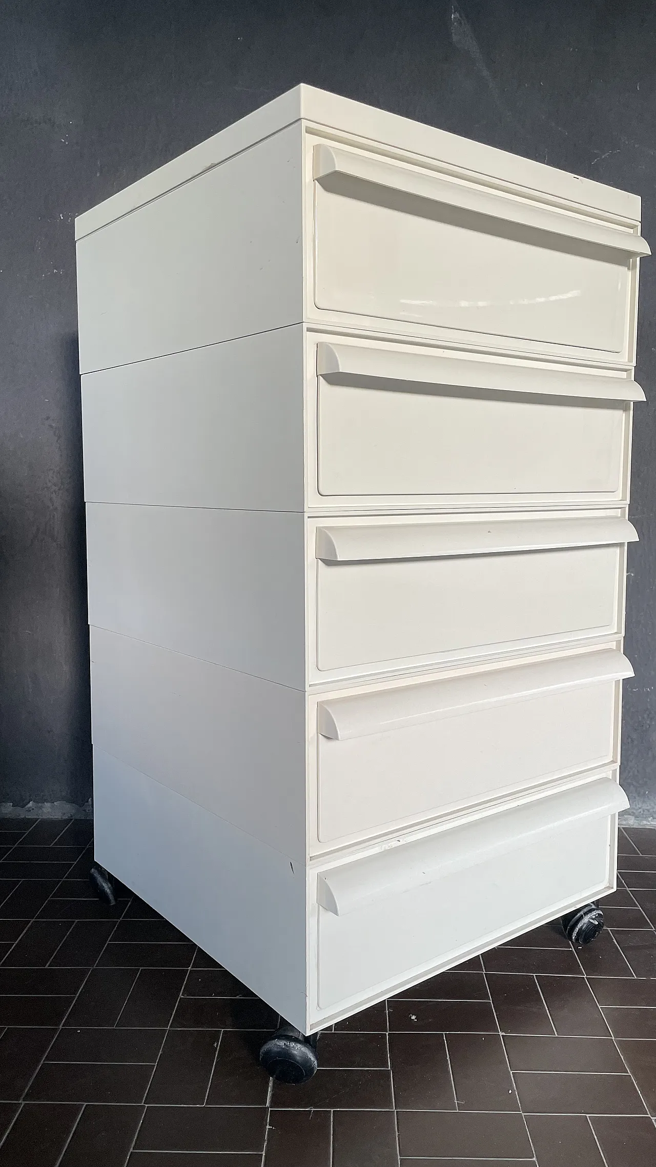 Chest of drawers in white plastic by Simon Fussell for Kartell, 1970s 1