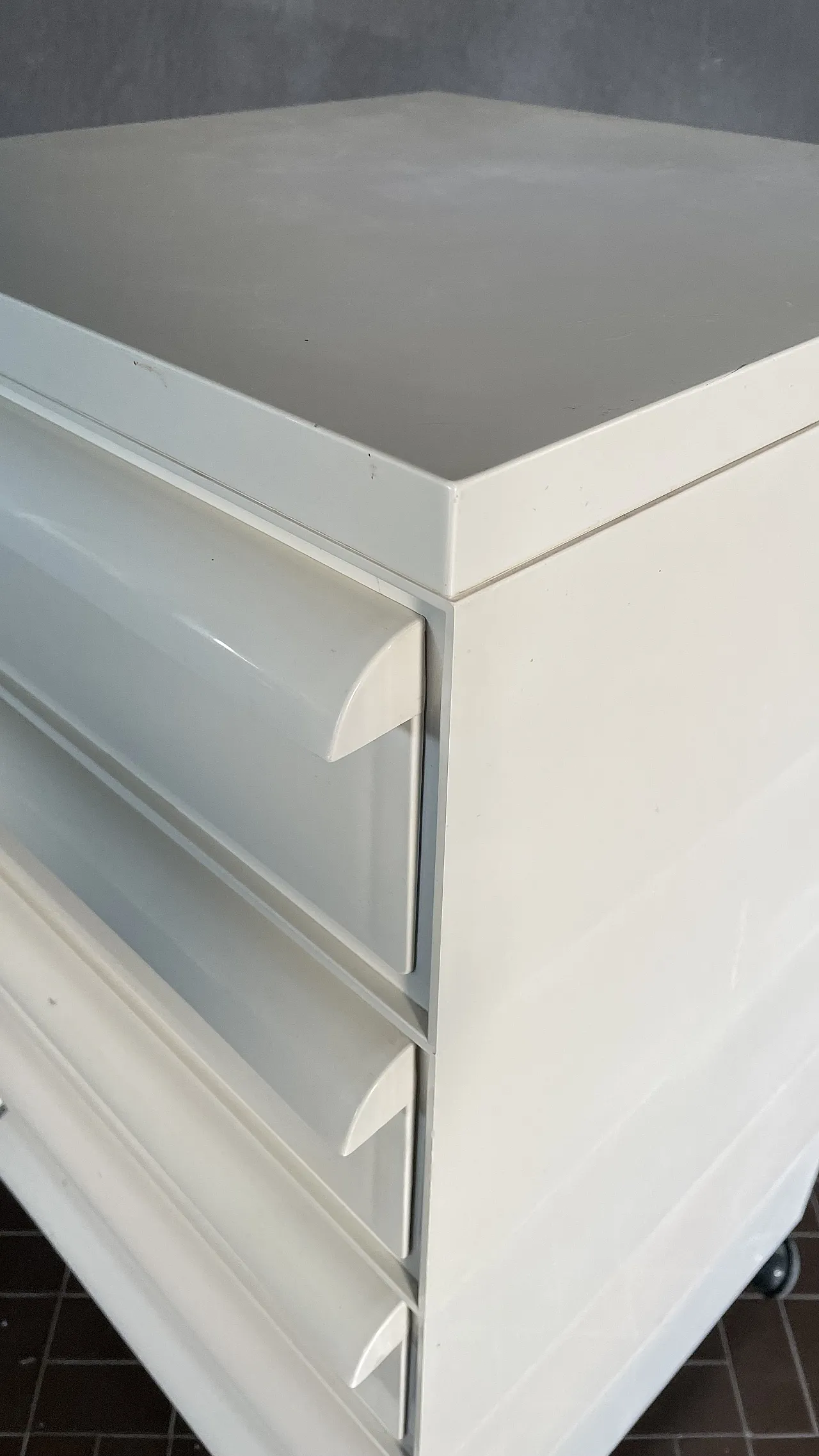 Chest of drawers in white plastic by Simon Fussell for Kartell, 1970s 7