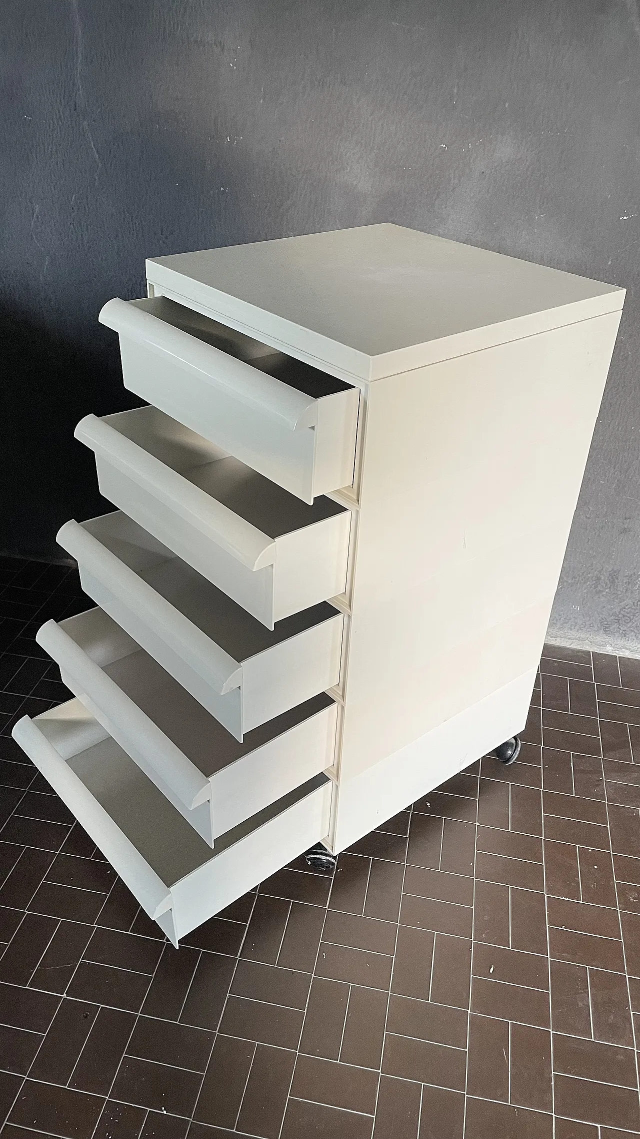 Chest of drawers in white plastic by Simon Fussell for Kartell, 1970s 8