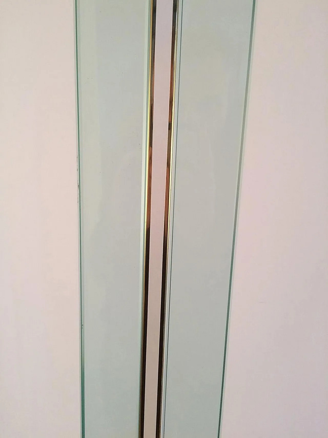 Lampada da terra in vetro, ottone e metallo laccato, circa 1970. 7