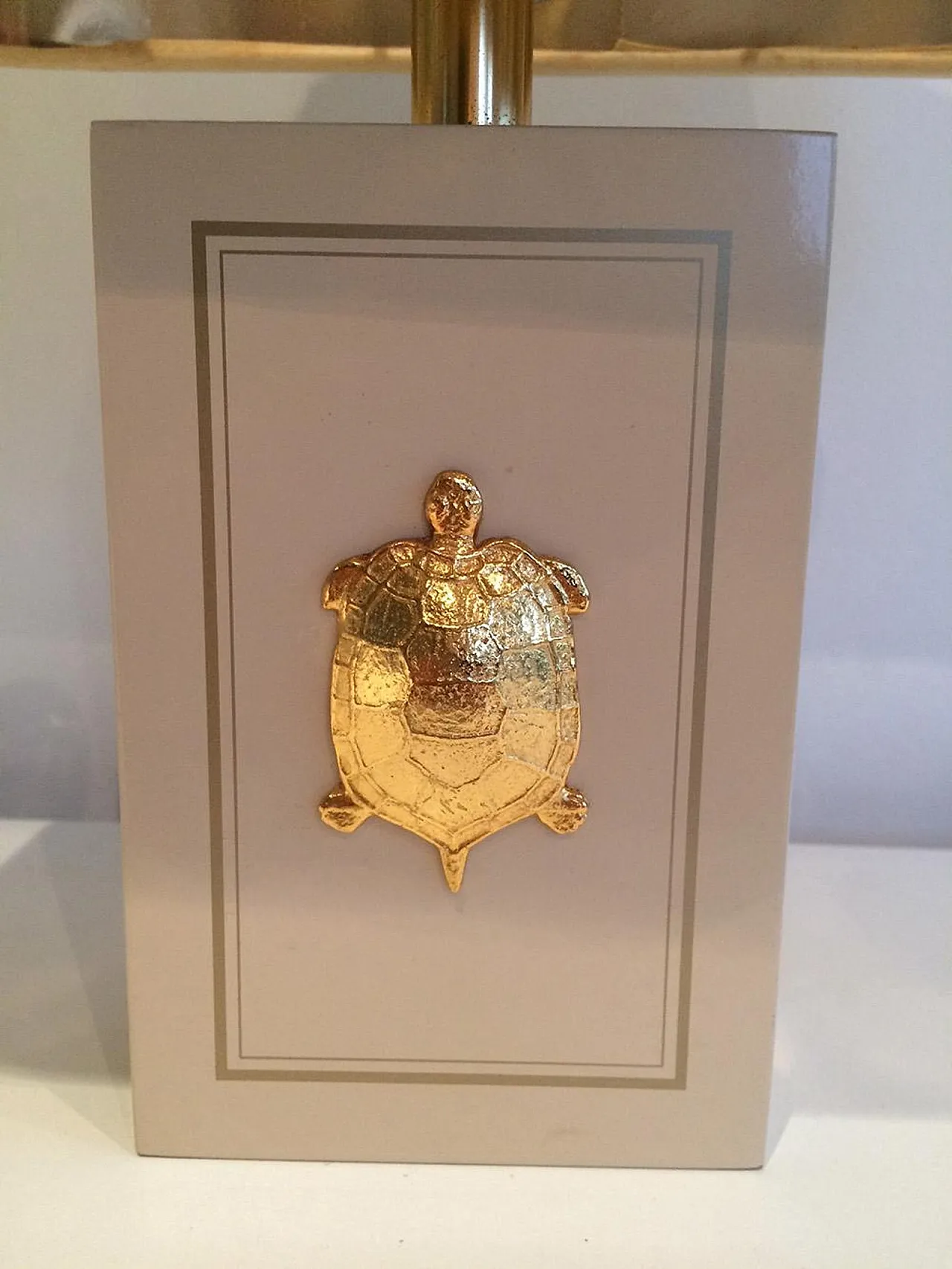 Pair of lamps with gilt turtle ornaments, French work, circa 1970 5