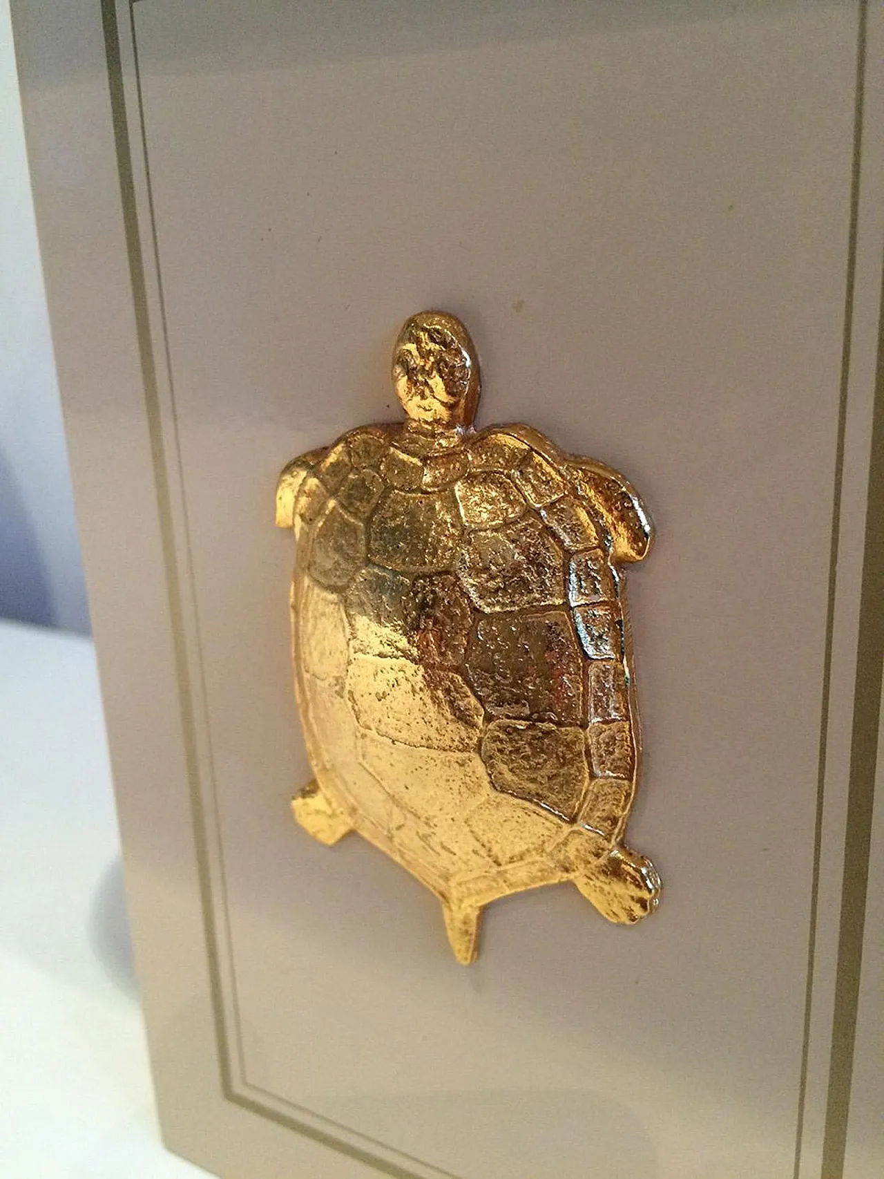 Pair of lamps with gilt turtle ornaments, French work, circa 1970 6