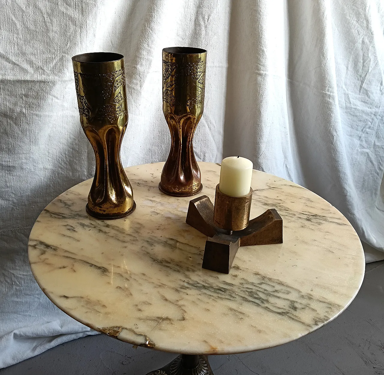 Coffee table in marble and brass, 1900s 29