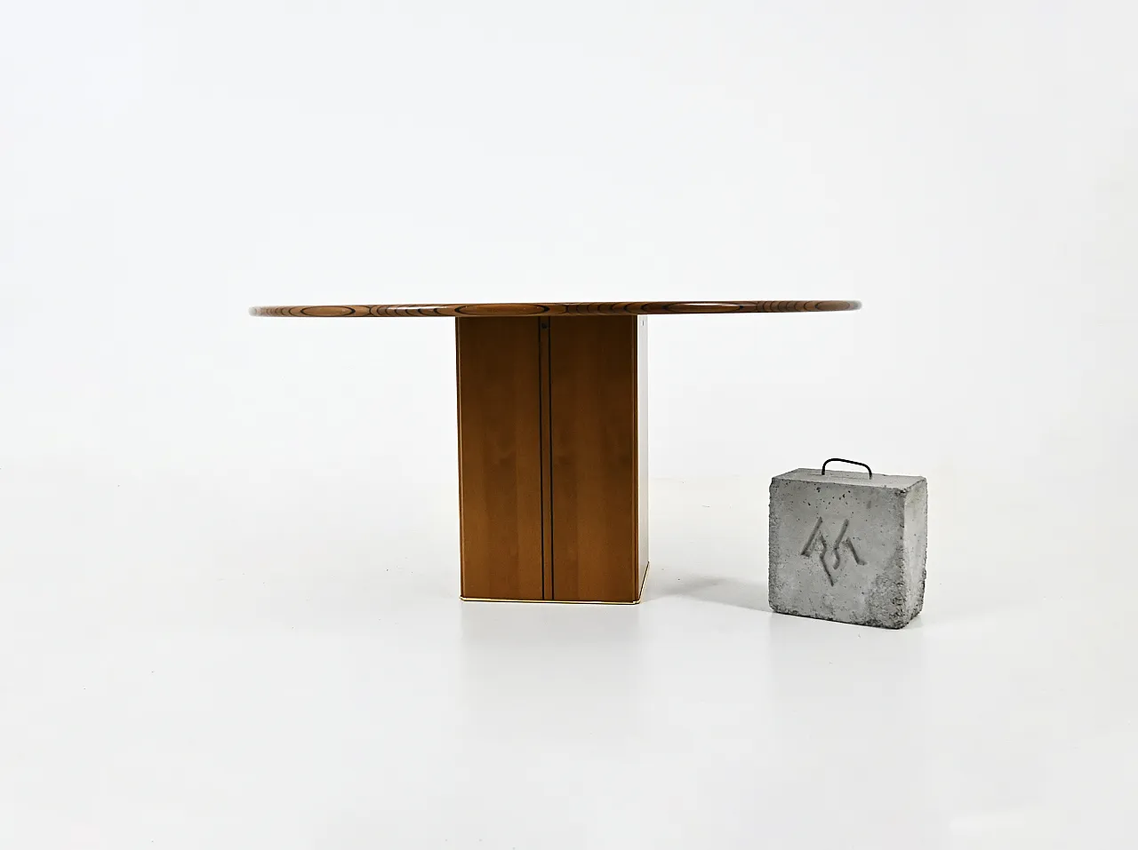 Round Africa Table by Afra & Tobia Scarpa for Maxalto, 1975 2