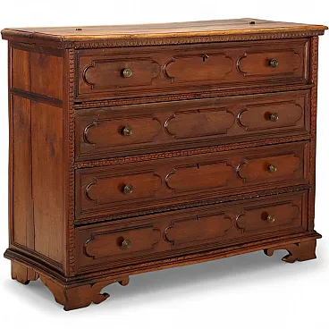 Baroque walnut chest of drawers, 17th century