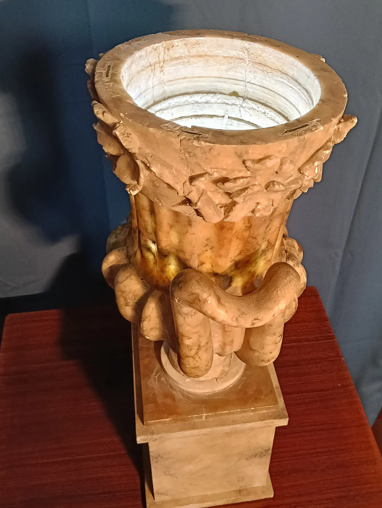 Marble vase in Neoclassical style, 20th century 26
