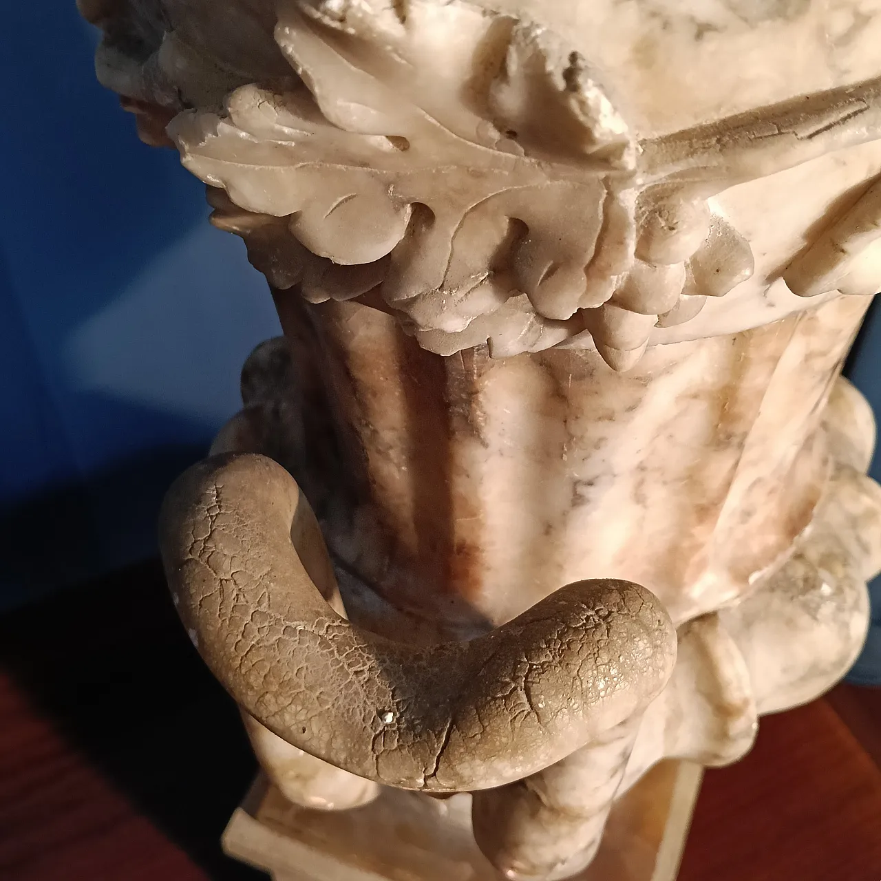 Marble vase in Neoclassical style, 20th century 29