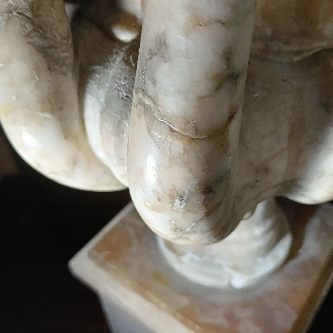 Marble vase in Neoclassical style, 20th century 32