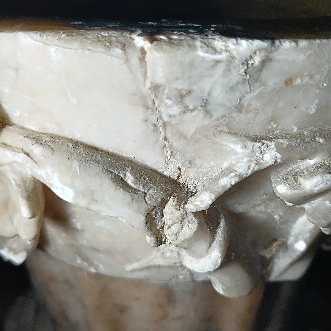 Marble vase in Neoclassical style, 20th century 34