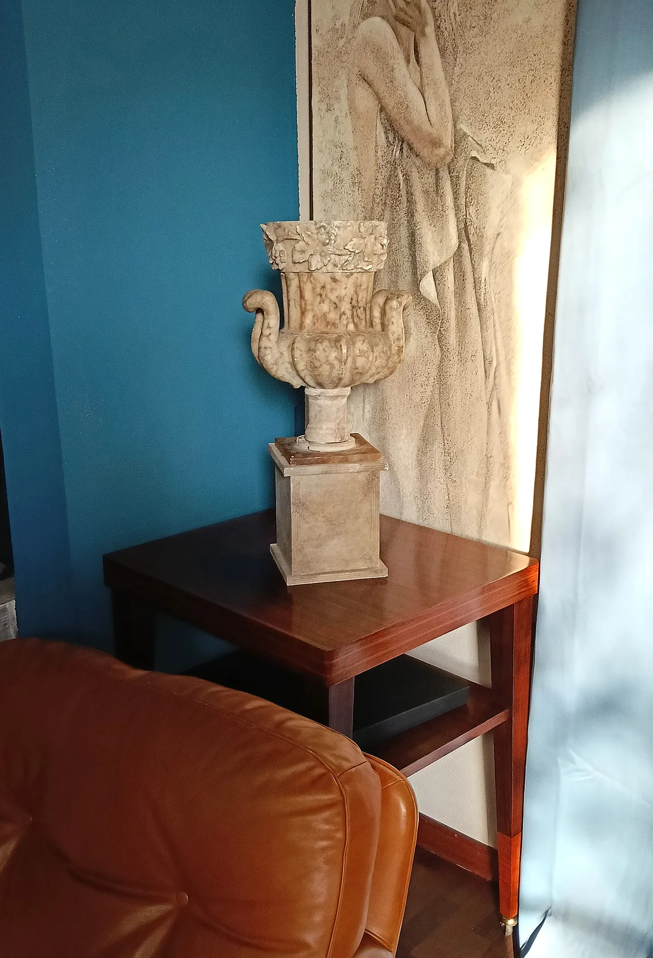 Marble vase in Neoclassical style, 20th century 37