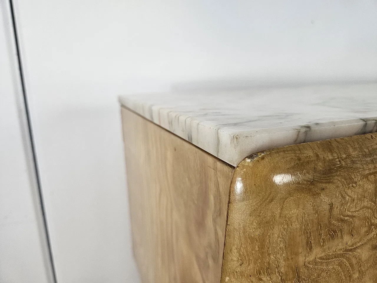 Maple and marble chest of drawers, 1950s 8