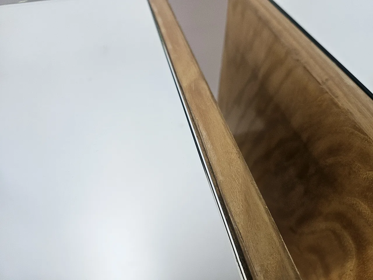 Pair of maple and glass bedside tables, 1950s 8