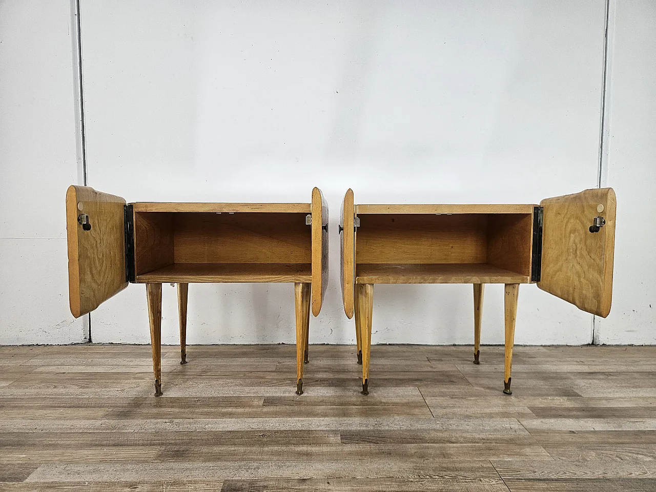 Pair of maple and glass bedside tables, 1950s 11