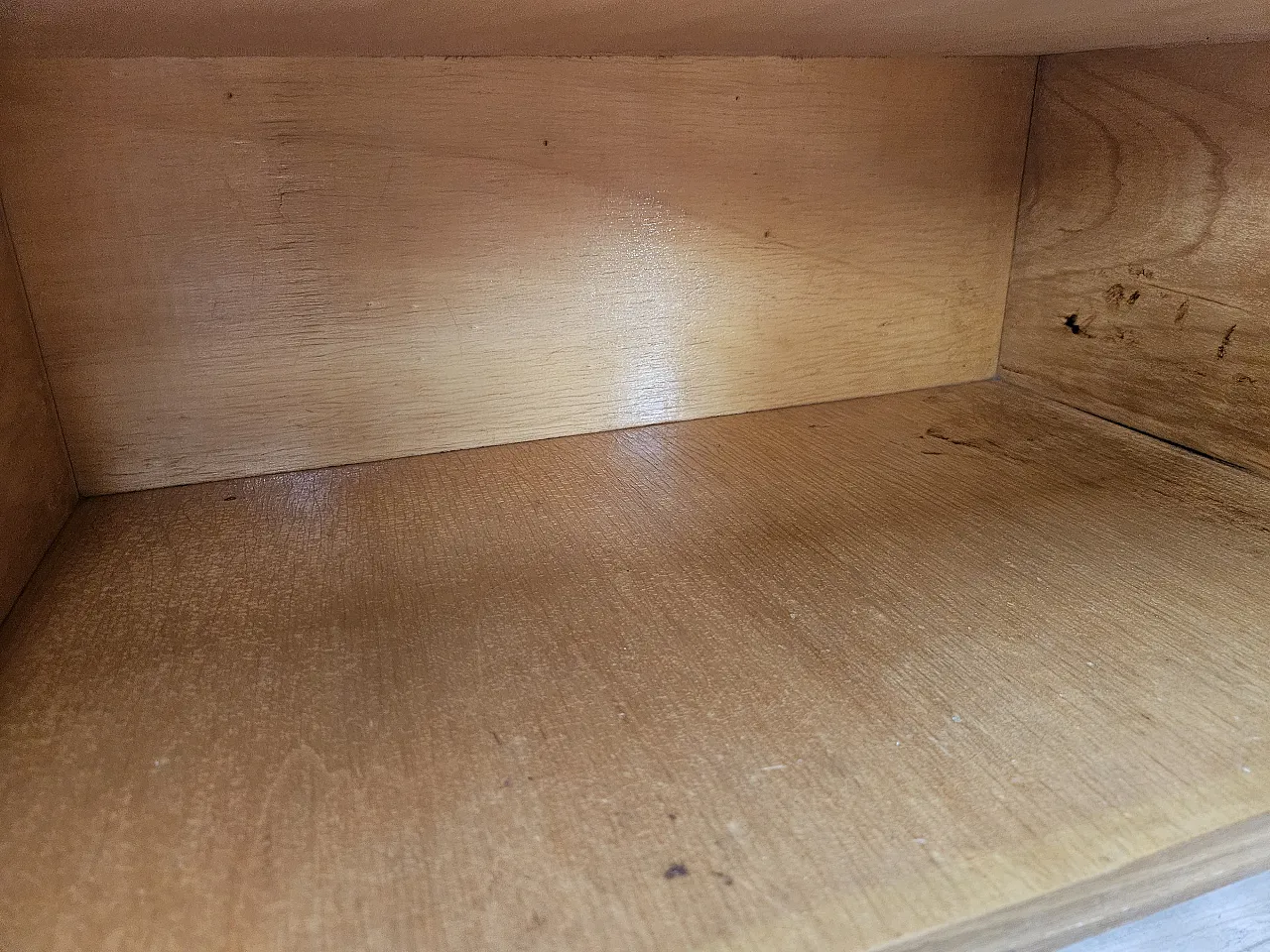 Pair of maple and glass bedside tables, 1950s 12