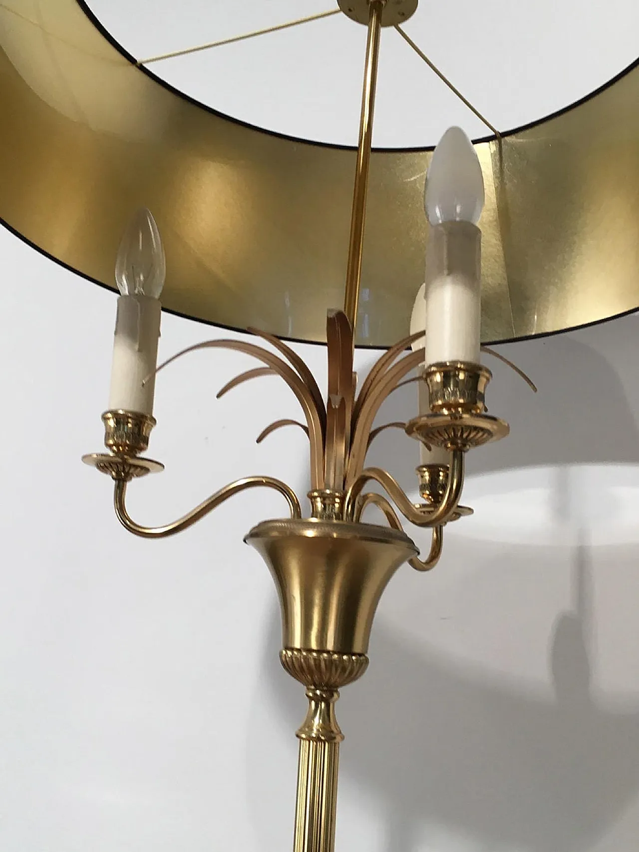 Lampada da terra a forma di ananas in ottone, nello stile di Maison Charles, circa 1970. 12