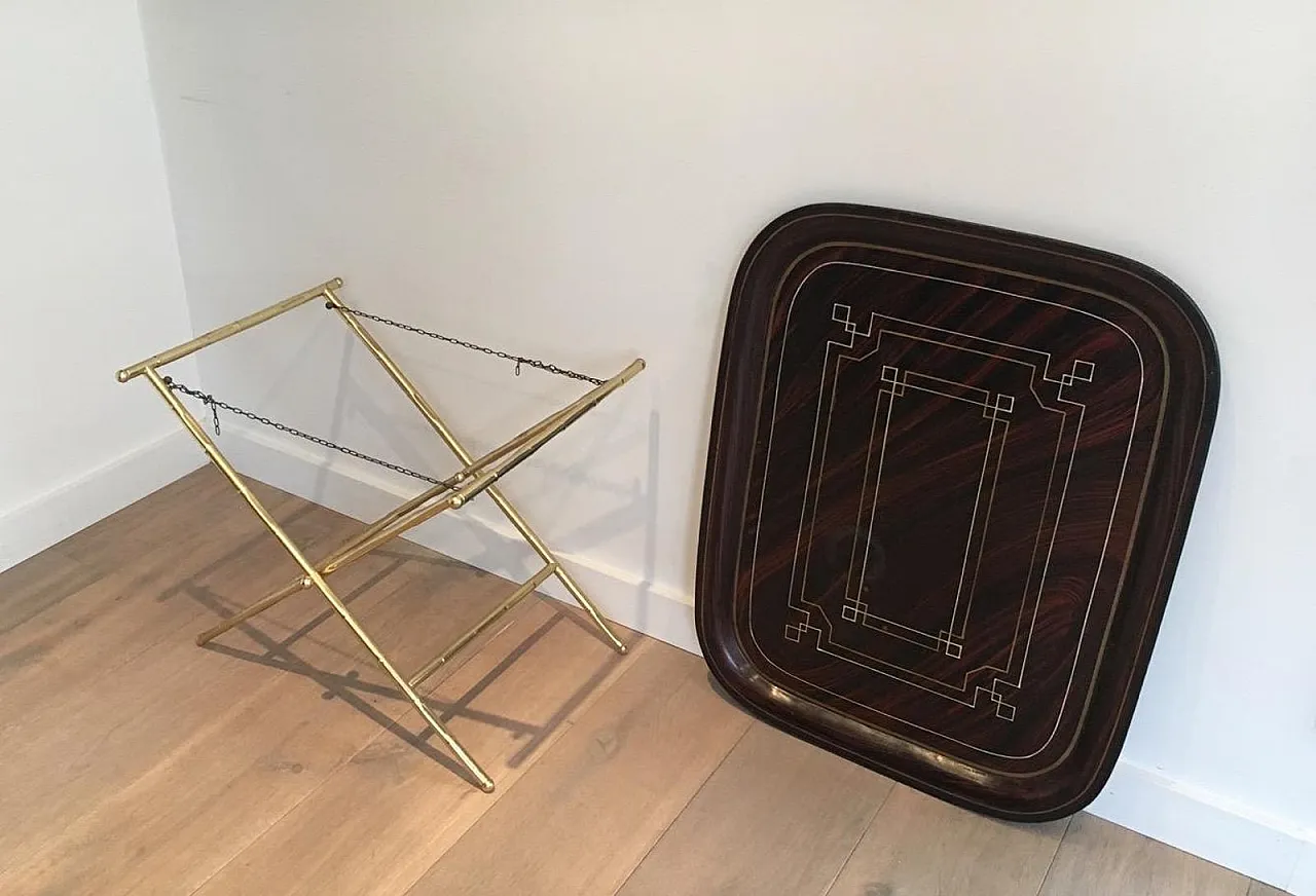 Tavolino insolito in ottone con piano in lamiera laccata, circa 1950. 4