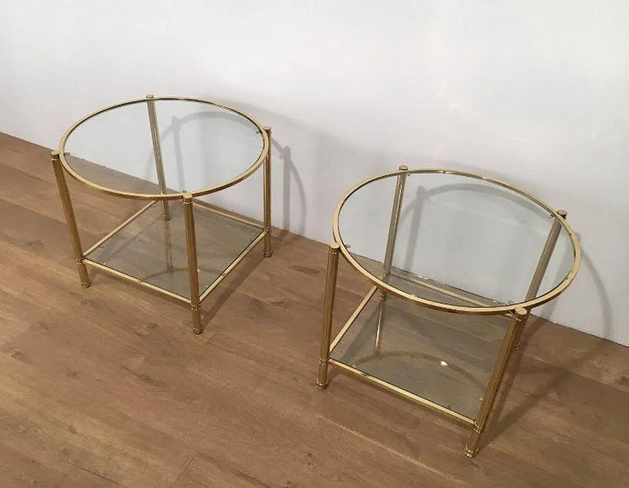 Coppia di tavolini rotondi in ottone in stile neoclassico, anni '40 8