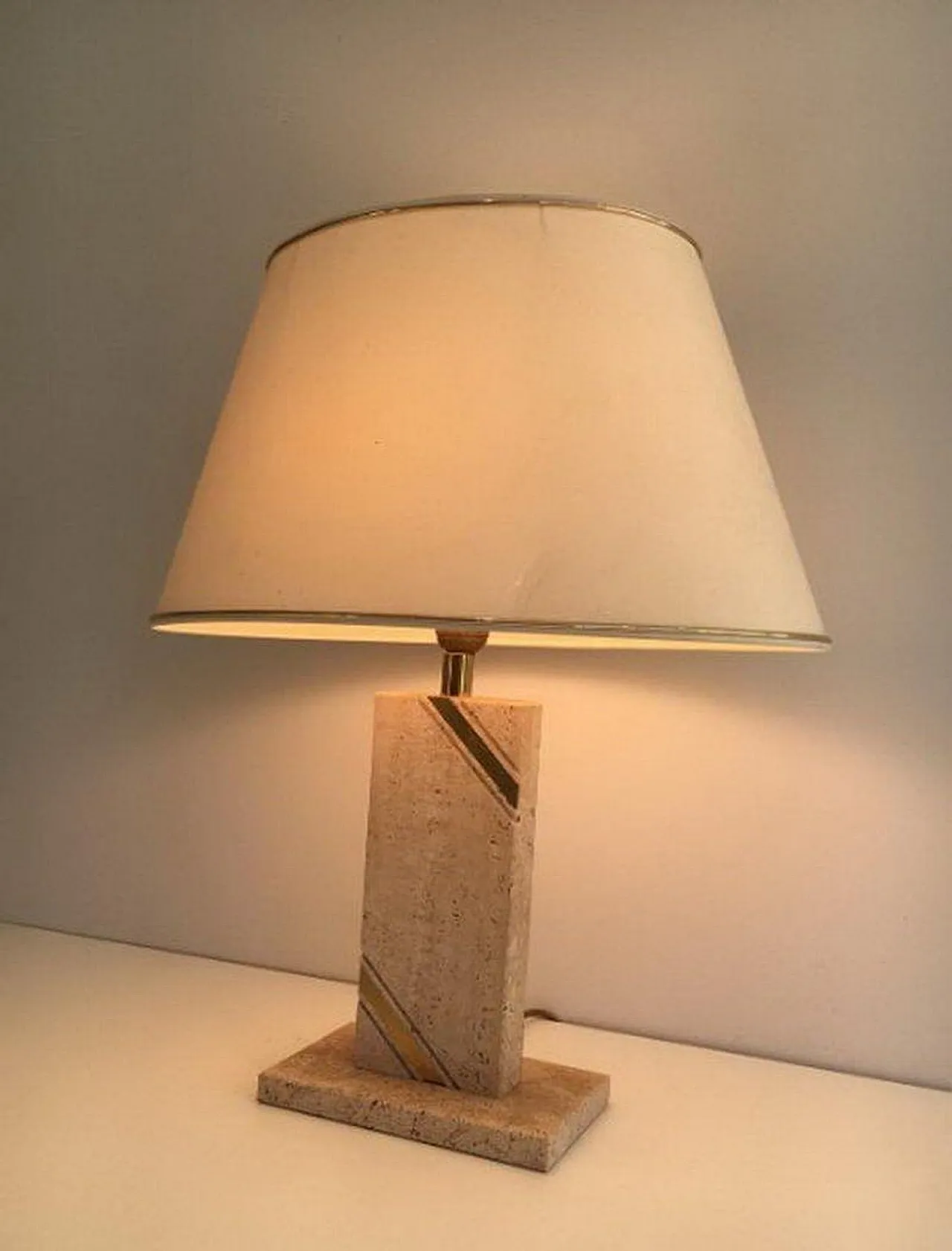 Lampada in travertino con intarsi in ottone, circa 1970 2