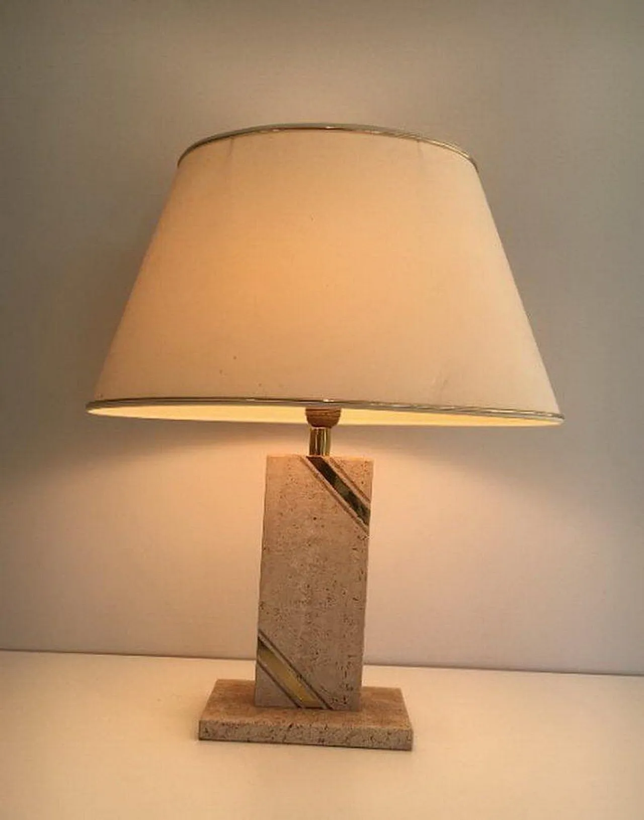 Lampada in travertino con intarsi in ottone, circa 1970 3