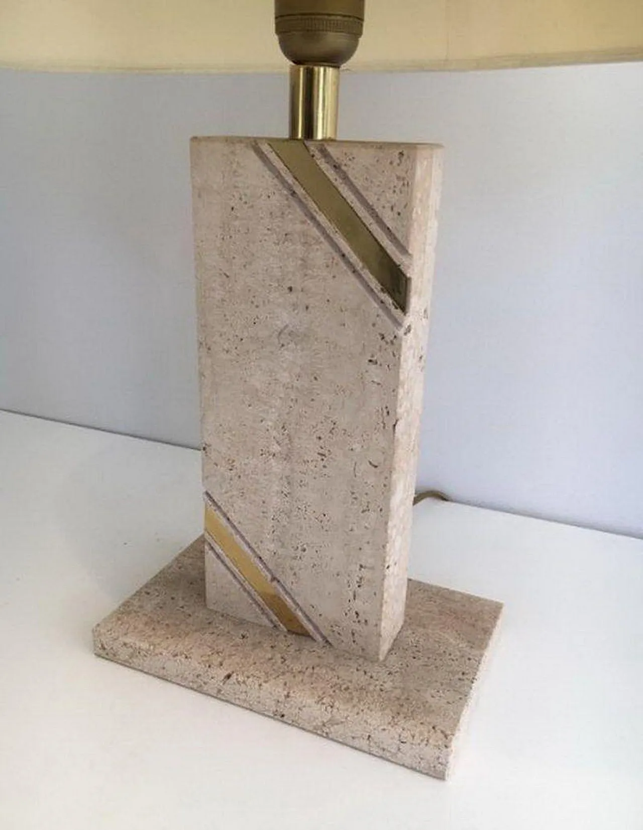 Lampada in travertino con intarsi in ottone, circa 1970 6
