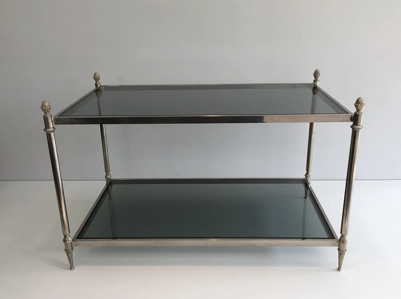 Tavolino da caffè neoclassico argentato con piano in vetro bluastro, circa 1940. 3