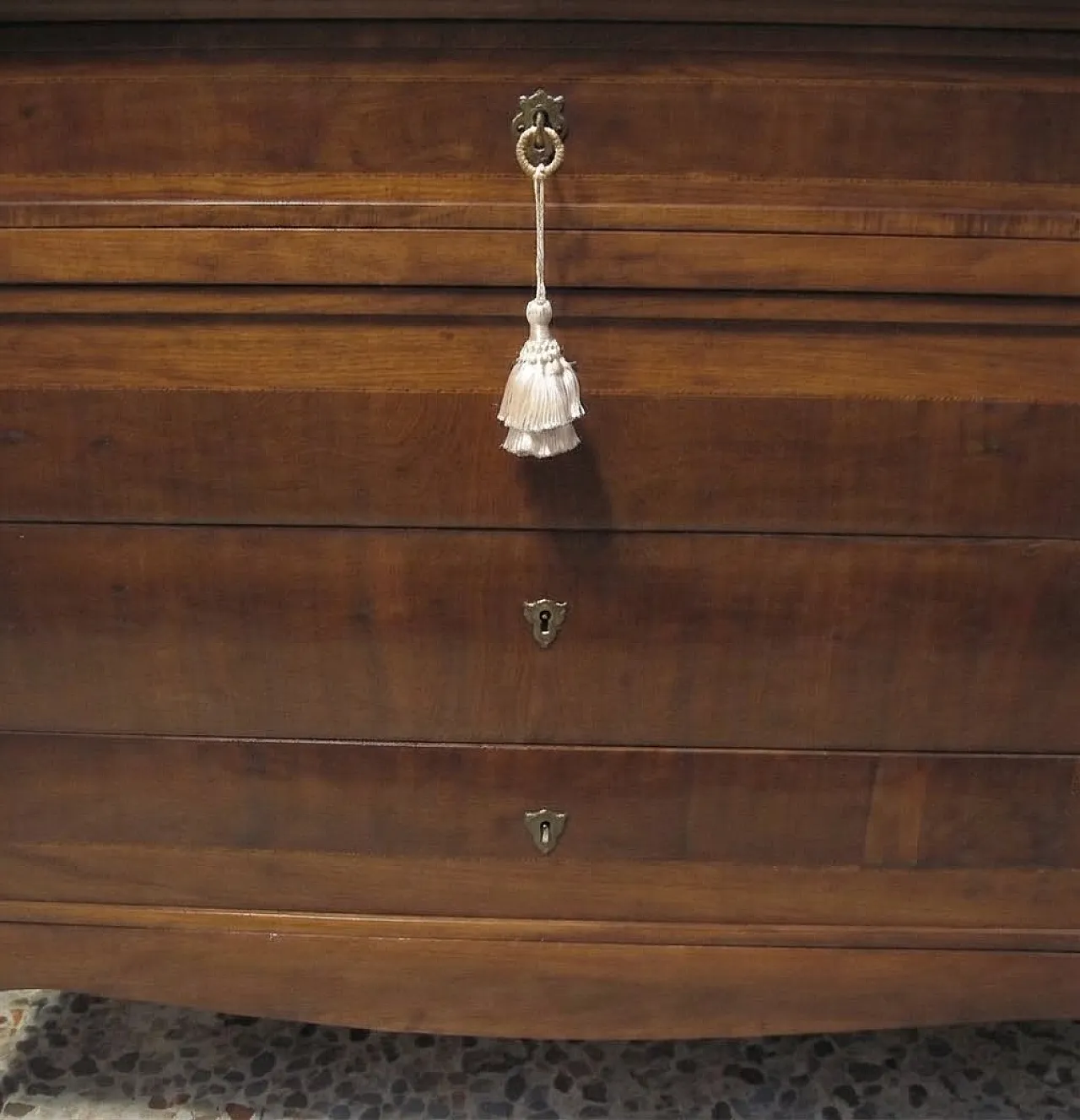 Walnut chest of drawers, 1880 5