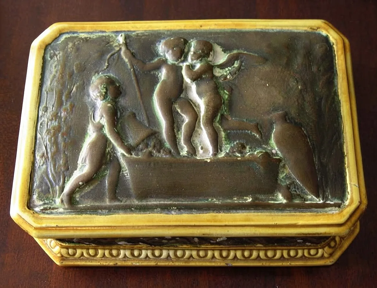 Ceramic casket with grape harvest scene, 1920s 1