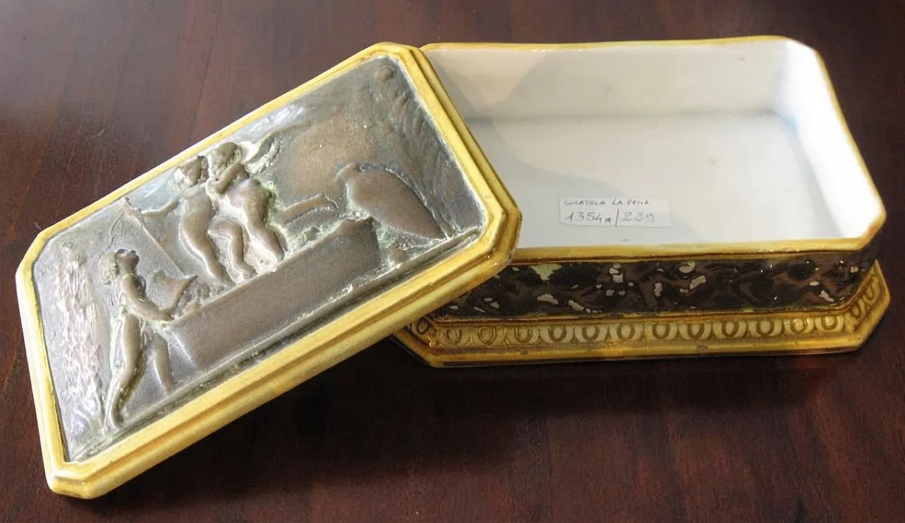 Ceramic casket with grape harvest scene, 1920s 3