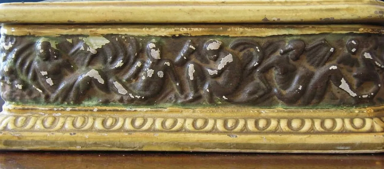 Ceramic casket with grape harvest scene, 1920s 6