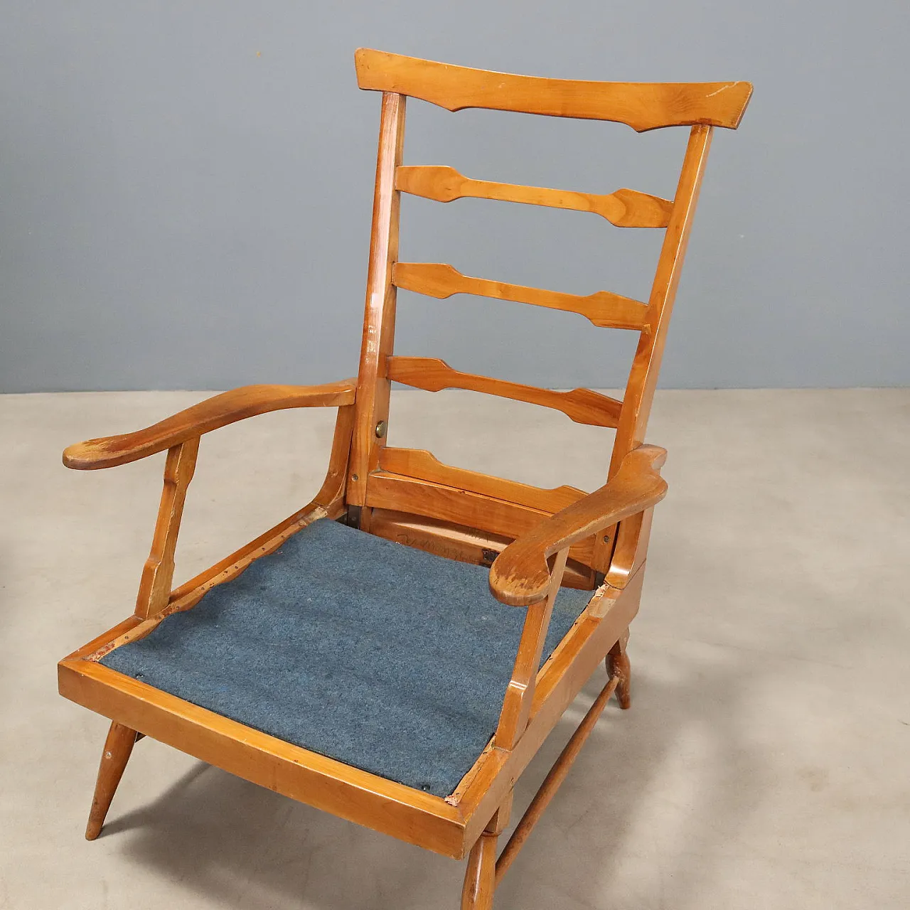 Pair of reclining chairs by Camea, 1950s 9