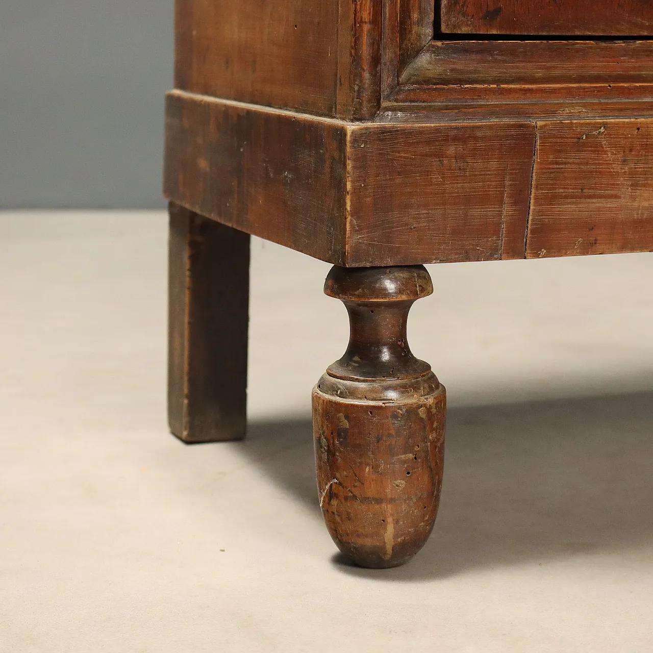Pair of Louis Philippe walnut bedside tables, 19th century 9
