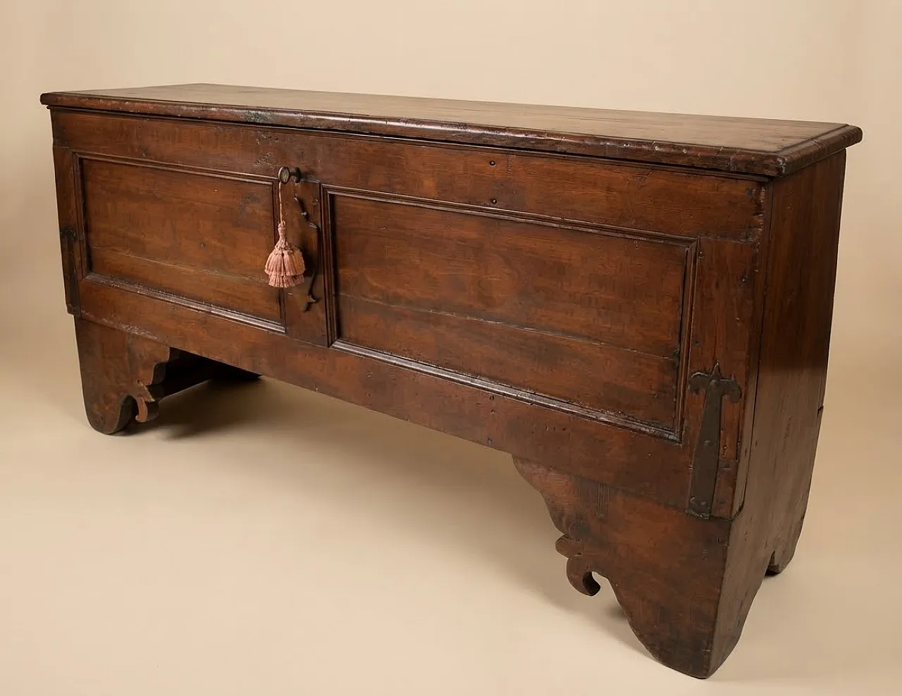 Larch wood chest, 18th century 1