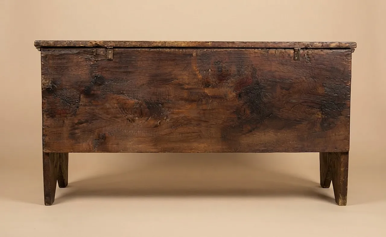 Larch wood chest, 18th century 5
