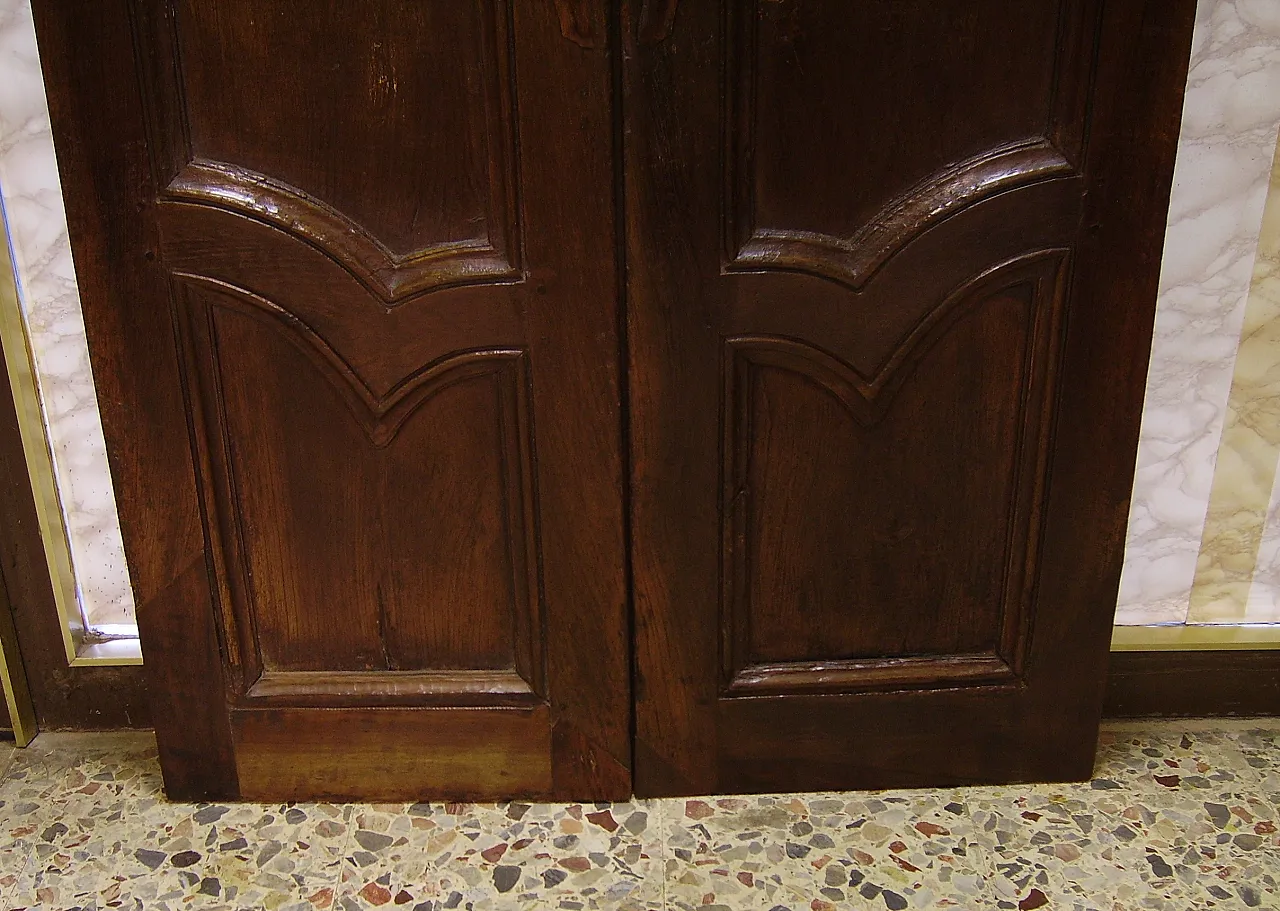 Pair of walnut doors, 18th century 5