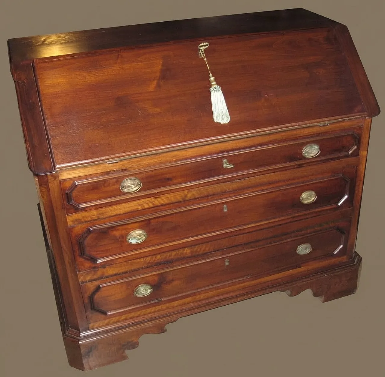 Walnut flap desk, 19th century 1