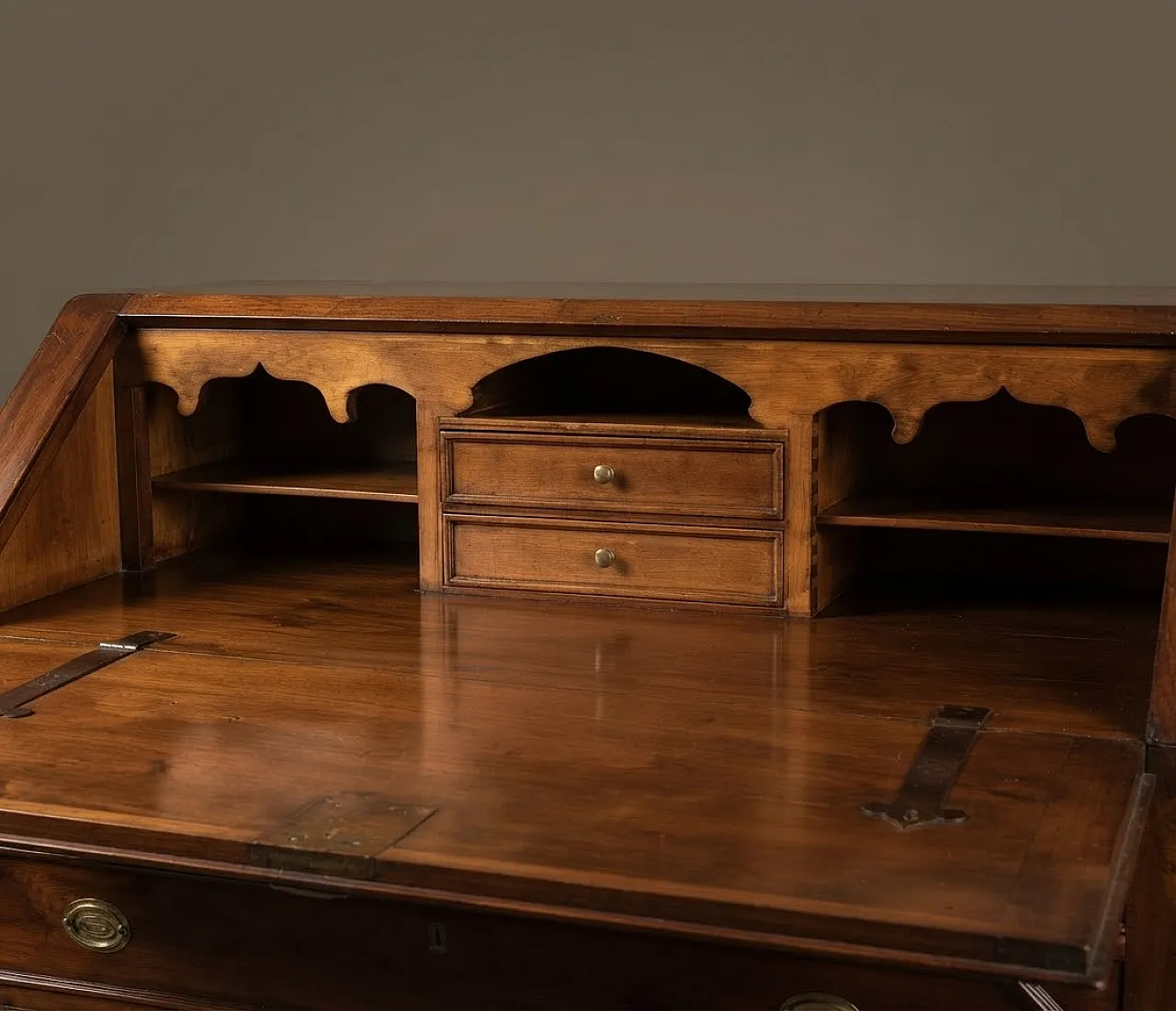 Walnut flap desk, 19th century 4