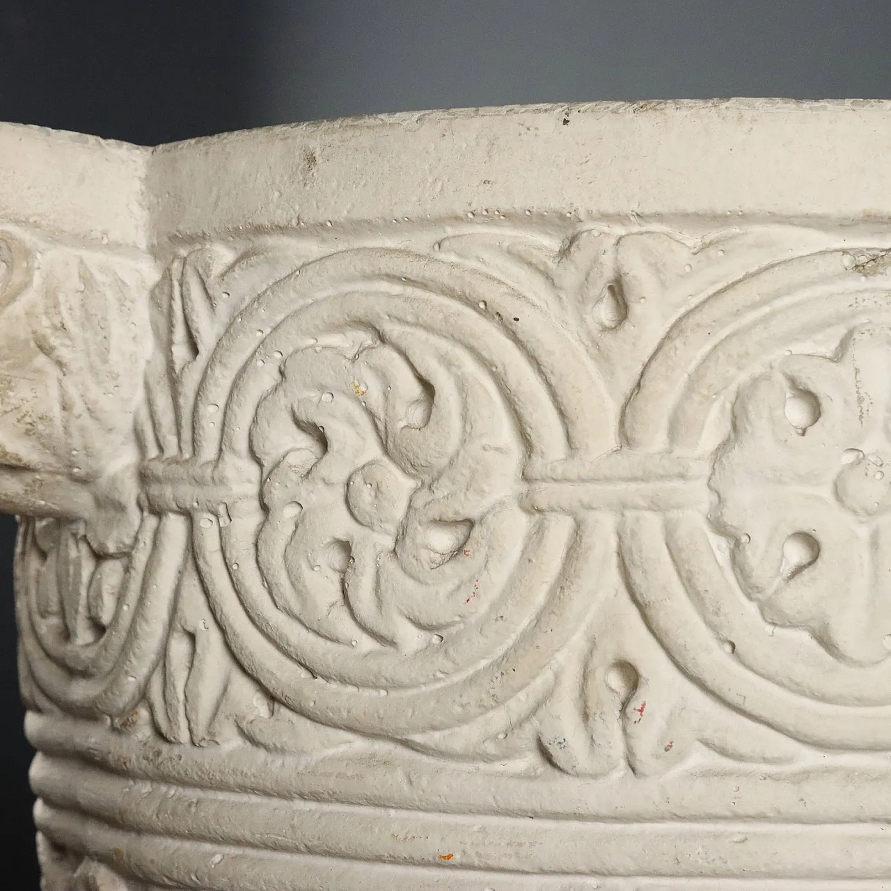 Stone column with decorated vase, 20th century 5